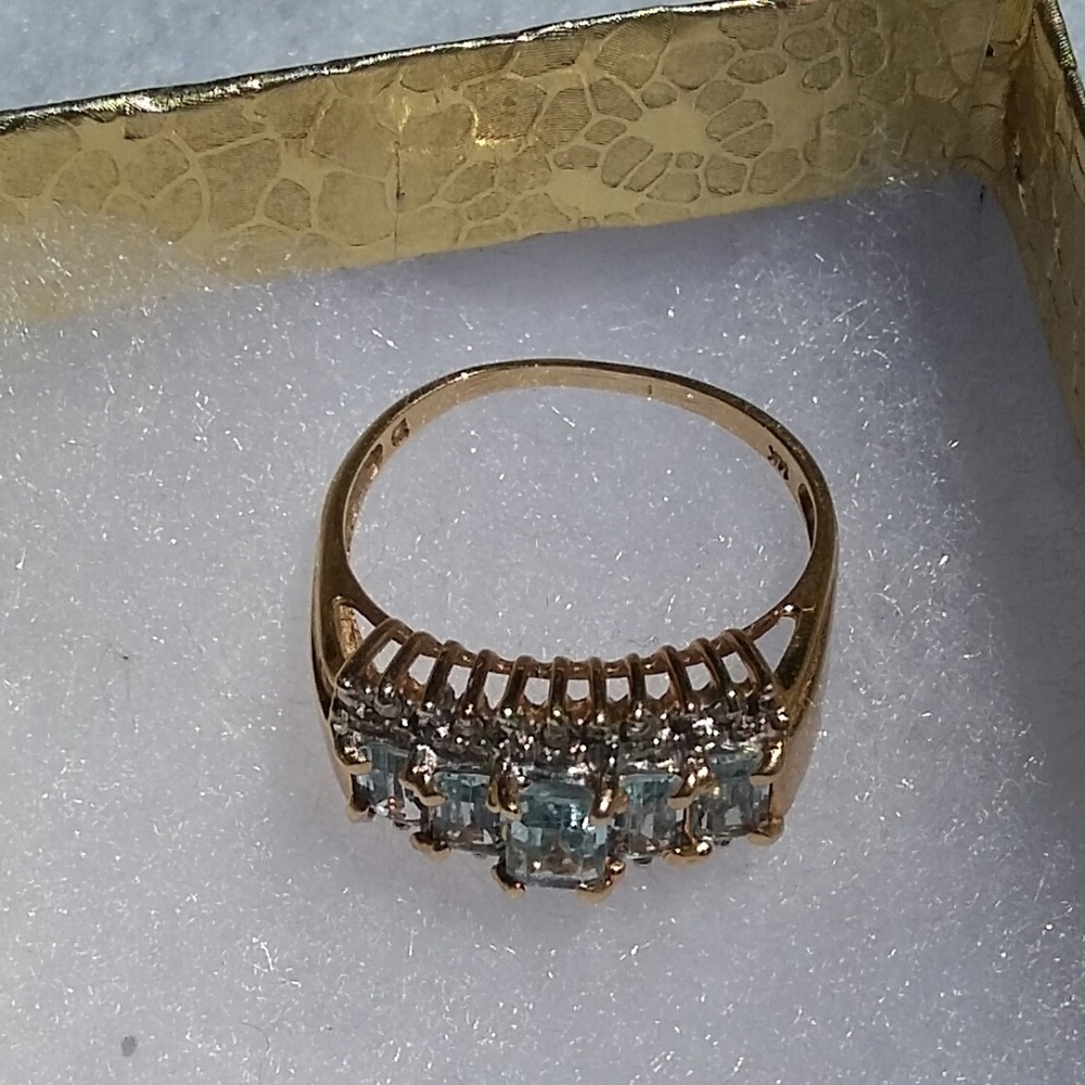 14k Gold Aqua Marine and Diamond Ring